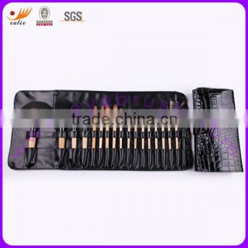 Professional Makeup Brush Set with Wooden Handle, Applicable for Face, Lip, and Eyebrow