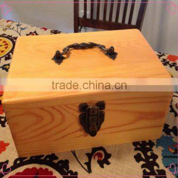 Professional Customizable Dividers Holiday Essential Oil Wood Gift Box With Chic Handle and Clasp photo-3