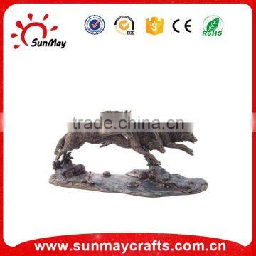 Wholesale Hot Sale Resin Wolf Statue Souvenir for Sale photo-2