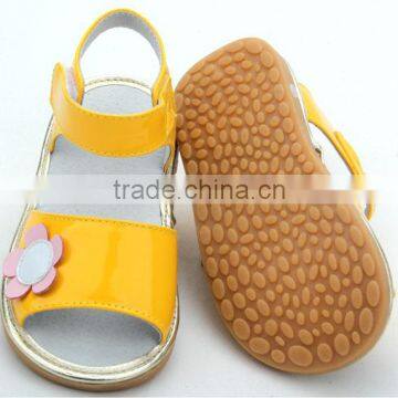 Cute High Quality Soft Sole Sandals Kids Shoes With Sound photo-4