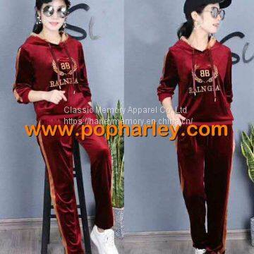 Factory Wholesale Woman Gold Velvet Sportswears photo-2