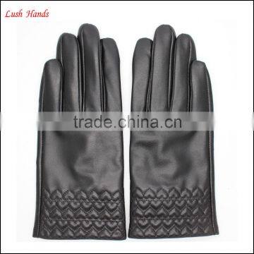 The Most Classic Embroidery Patterns Ladies Index Finger Touch Screen Leather Gloves photo-2