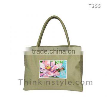 Hand embroidered on taffeta silk bag T355