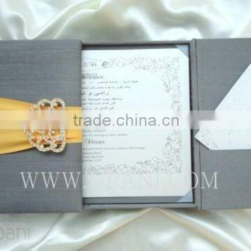 White gatefold Invitation box.