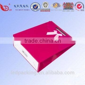 Dark color printing present bags,customized paper gift bag