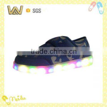 Hot selling LED kid shoes