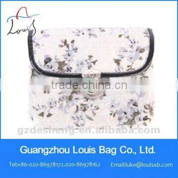 New fashion design promotional cosmetic organizer bag