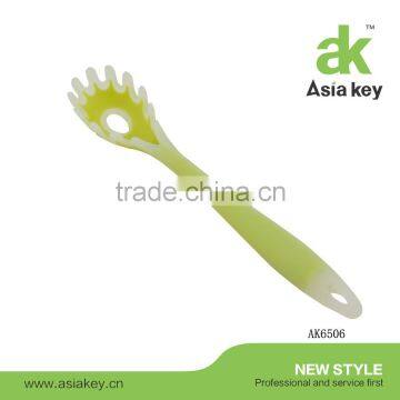 Food safety silicone spaghetti spoon colorful spaghetti spoon pasta spoon