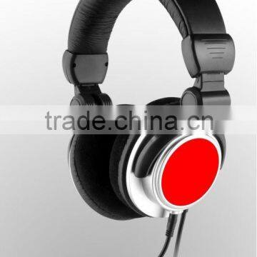 Wireless mp3 sport headphone with heavy bass, stereo headphone for dubai