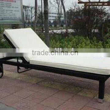 synthetic rattan used plastic beach sun bed