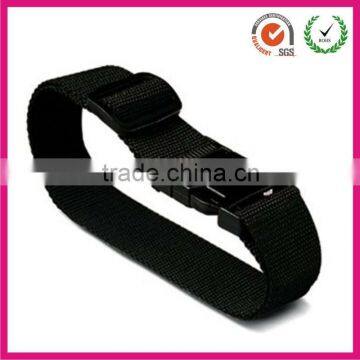 Black cam buckle tie down luggage straps