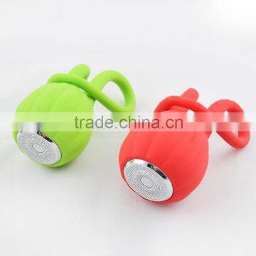 Unique and Novelty Design Hot Sale on World Market Silicone Waterproof Bluetooth Speaker Outdoor Speaker Can Insert TF Card