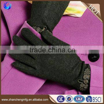 2016 New design cheap ladies wool gloves for touch screen