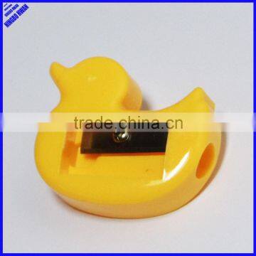 One hole plastic duck shaped novelty cartoon pencil sharpener