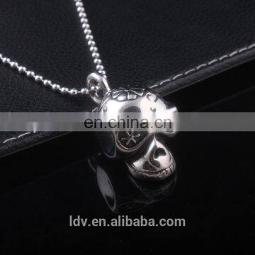 Latest Design Simple Skull Shaped Stainless Steel Pendant Necklace Carven Flower Jewelry photo-3