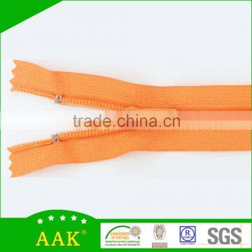 5# Nylon Coil Teeth Close End Zipper With Painting Auto Lock Slider photo-2