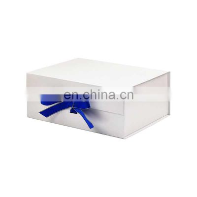 Luxury paper white rigid magnet fold a gift packaging box with magnetic closure lid