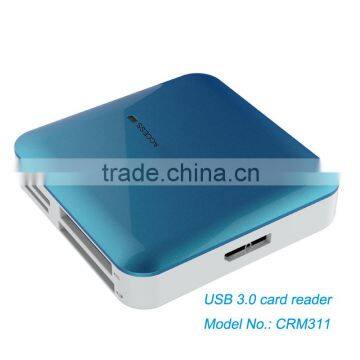 USB 3.0 card reader with aluminum cover