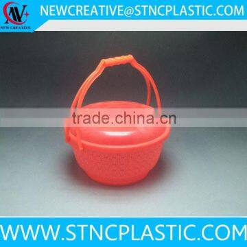 round portable plastic handling basket with lid