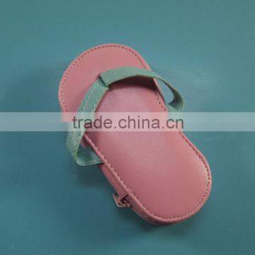 MRT-113 5pcs Pretty design foot shape bag mini travel manicure set