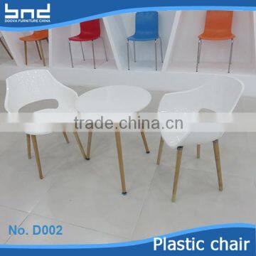 Famous wood white plastic room wholesale armchair replica PW007