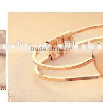 Promotional Cute Gold Plated Heart Bracelet , Big Heart Love Lover Bracelet Alloy Heart Bracelet
