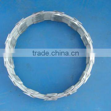 wholesale CBT-65 hot-dipped galvanized razor barbed wire