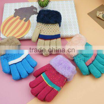 TC13015 Low Price 100% Acrylic Knitted Warm Winter Children Gloves New Fashion Fur Gloves for Children photo-6