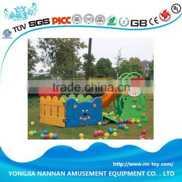 Small kids plastic slide with ball pit good quality