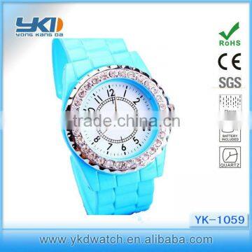 New and hot sale Watch Geneva silicone rubber watch cheap price small MOQ Customs watch