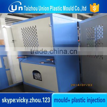 plastic blow molding machine