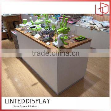 China wood material fashionable design cashier counter display stand