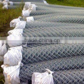 .com Golden Supplier High Quality Perimeter Fence/Chain Link Fence Top Barbed Wire/cyclone Fence photo-4