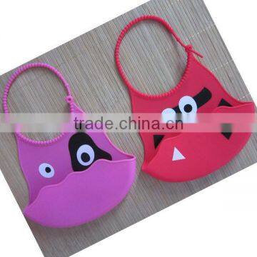 2014 new cute cartoon Non-toxic soft waterproof washable silicone bibs for baby