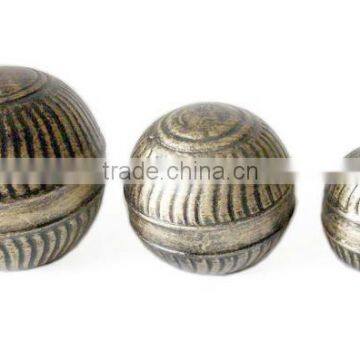 Metal hanging Ball, For Home and Garden Decoration