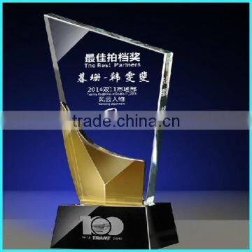 Shenzhen Manufacturer Supply Leaf Shaped Crystal Trophy With Engraving photo-2