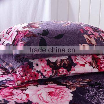 Wholesale China Purple Luxury European Size Duvet Covers Flower Pattern Flannel Fleece Bed Cover Sets photo-3