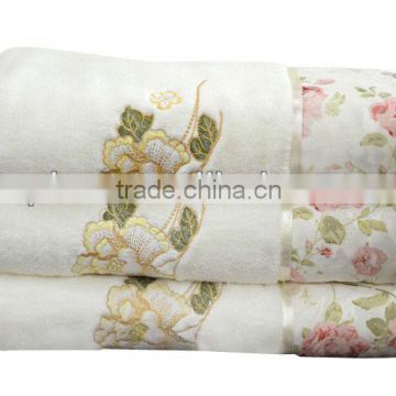 large thick flowers cotton terry bath towel with applique