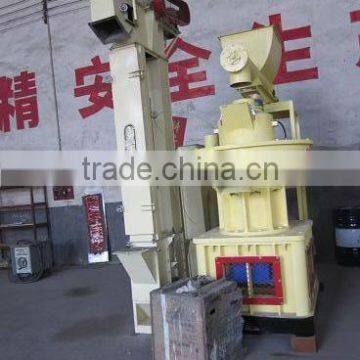 Wood pellet making machine