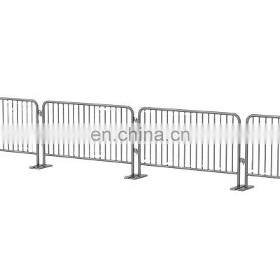 professional supplier hot dip galvanized crowd control barrier in China fence barrier