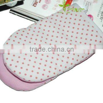 OEM China New Style Duck Tongue Shape Printed Dot Cute Kitchen Towel Oven Mitts photo-3