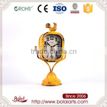 Unique design do old yellow rooster and rectangular quartz old table clock