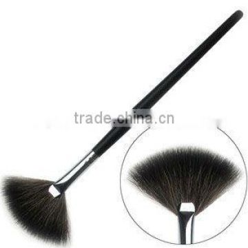 professional wood handle fan makeup brush