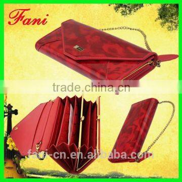 Wholesale ladies fashion clutch PU leather wallet with chain design and convenient to take