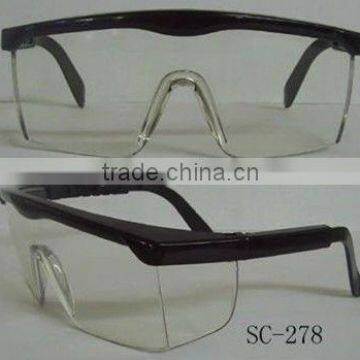 Adjustable safety glasses