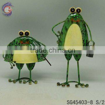 Desktop decorations with shining metal frog adornment