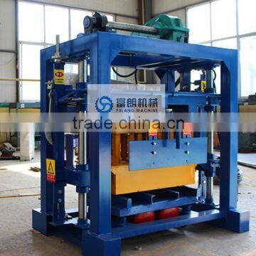 Concrete Block Making Machine With High Viberating Force/how to Make a Clay Brick QT40-2 photo-4
