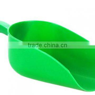 plastic feed spoon /scoop/Shovel /plastic measuring scoops for pig,sheep,goat,horse,cattle,animal,pets(animal feed Spoon-01)