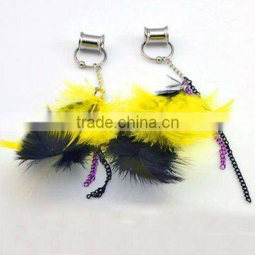 Fashion Surgical Steel With Feather Pendant Flesh Tunnel