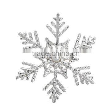 Dropshipping Christmas Themed Jewelry Silver Gold Rose Gold Snowflake Brooch Pins
